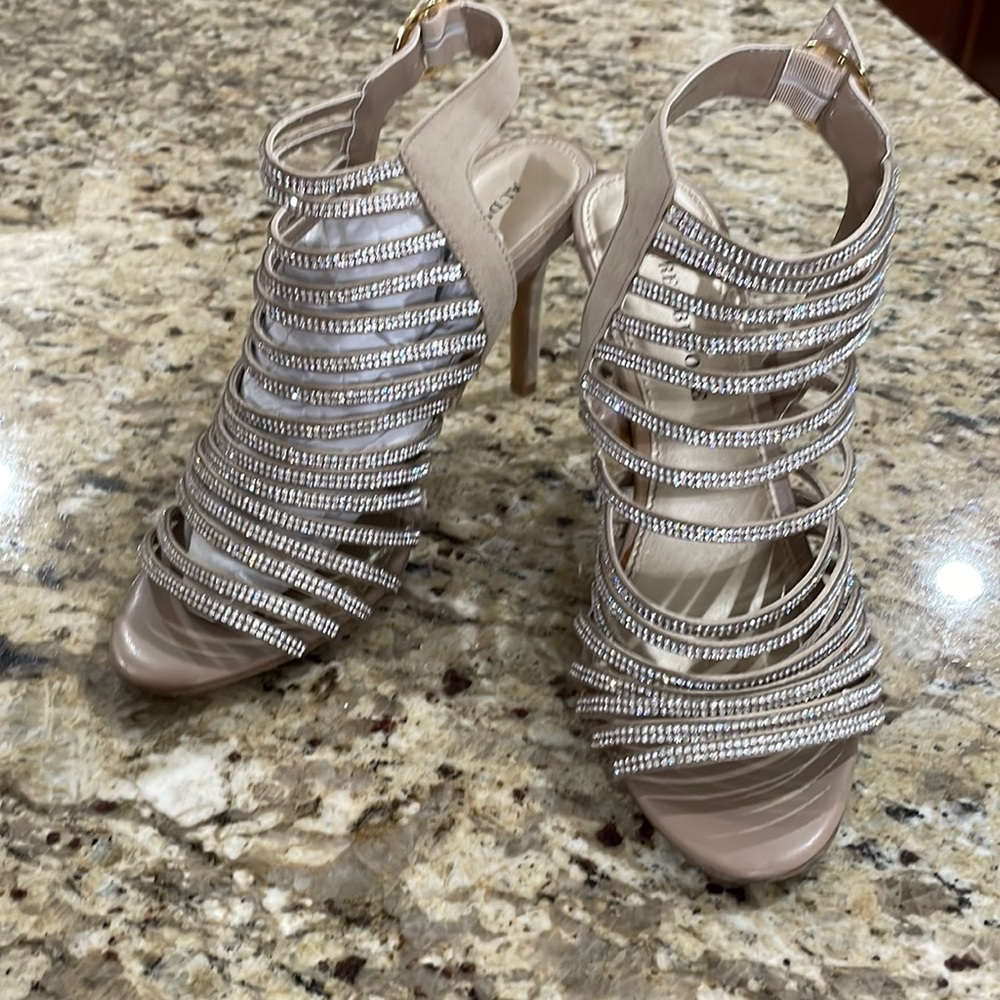 Excellent Condition Audrey Brooke Sandals